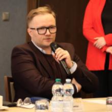 Kamil Trawka (Loża Dolnośląska BCC) podczas wypowiedzi na spotkaniu