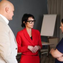 Uczestnicy spotkania Grupy Ekspertów ds. DSI 2030 podczas rozmów kuluarowych